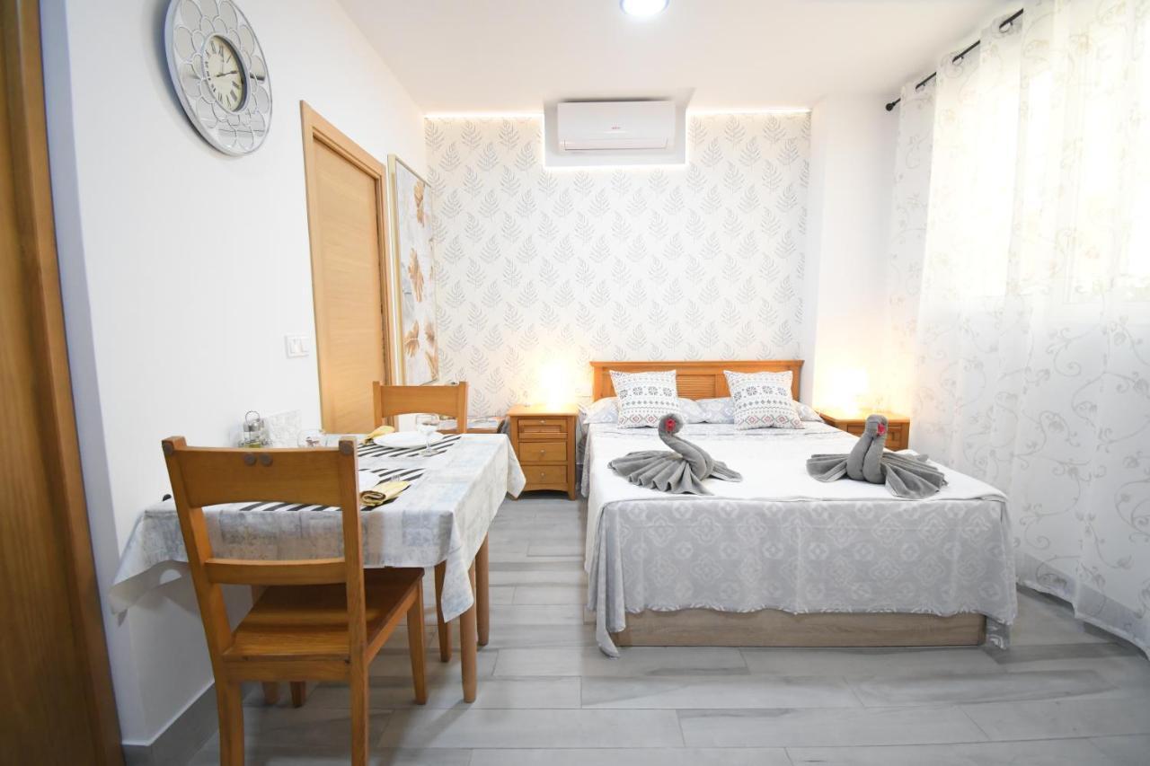 Jara Apartments ! Malaga Ngoại thất bức ảnh